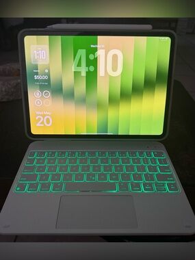 iPad Pro 11” (M4 • 5th Gen) 256GB + ESR Rebound 360 Magic Keyboard